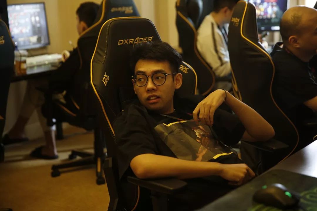 解析二八杠的“切牌权”：这是防止庄家在洗牌中做手脚的最后防线。（二八杠“切牌权”解读：守住洗牌公平的最后一道防线）